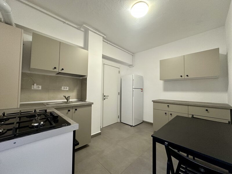 Metrou Pacii la doar 3 minute, 2 camere, parcare inclusa, 649 euro.