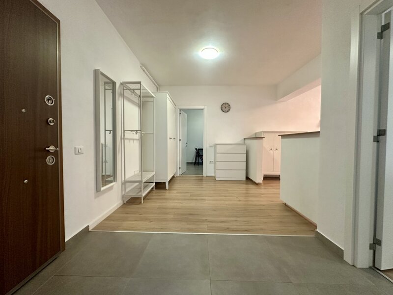 Metrou Pacii la doar 3 minute, 2 camere, parcare inclusa, 649 euro.